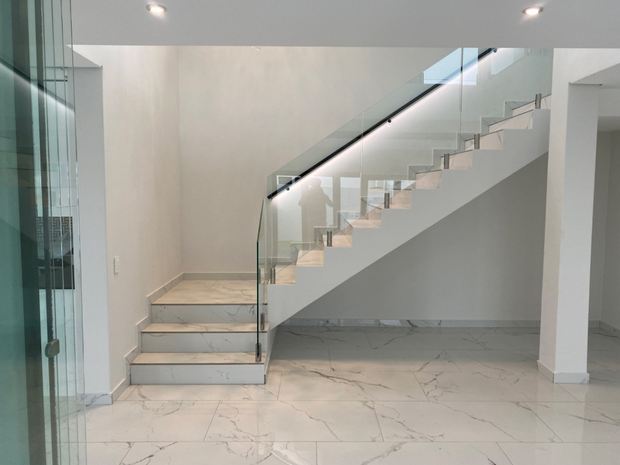 4 Bedroom Property for Sale in Sandown Western Cape
